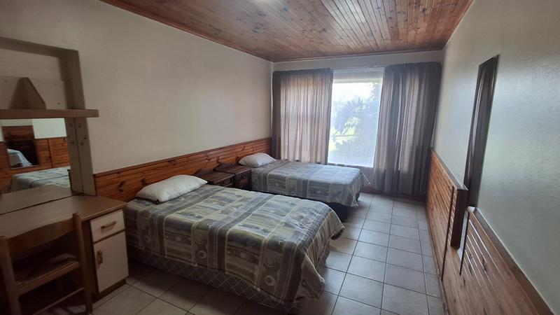 To Let 7 Bedroom Property for Rent in Humansdorp Eastern Cape